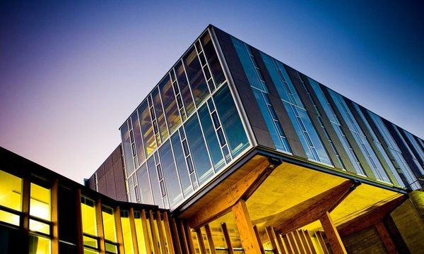 全面揭秘 — 申请条件大盘点:哪些学生更容易拿到新加坡莱佛士音乐学院录取?