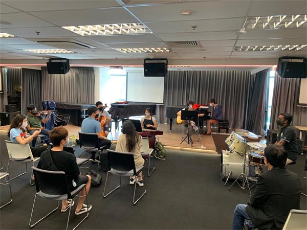 流行演唱揭秘：新加坡莱佛士音乐学院流行演唱专业学习亮点｜权威深度解析