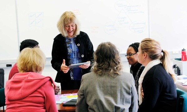 留学新体验：揭秘新加坡莱佛士音乐学院学生生活